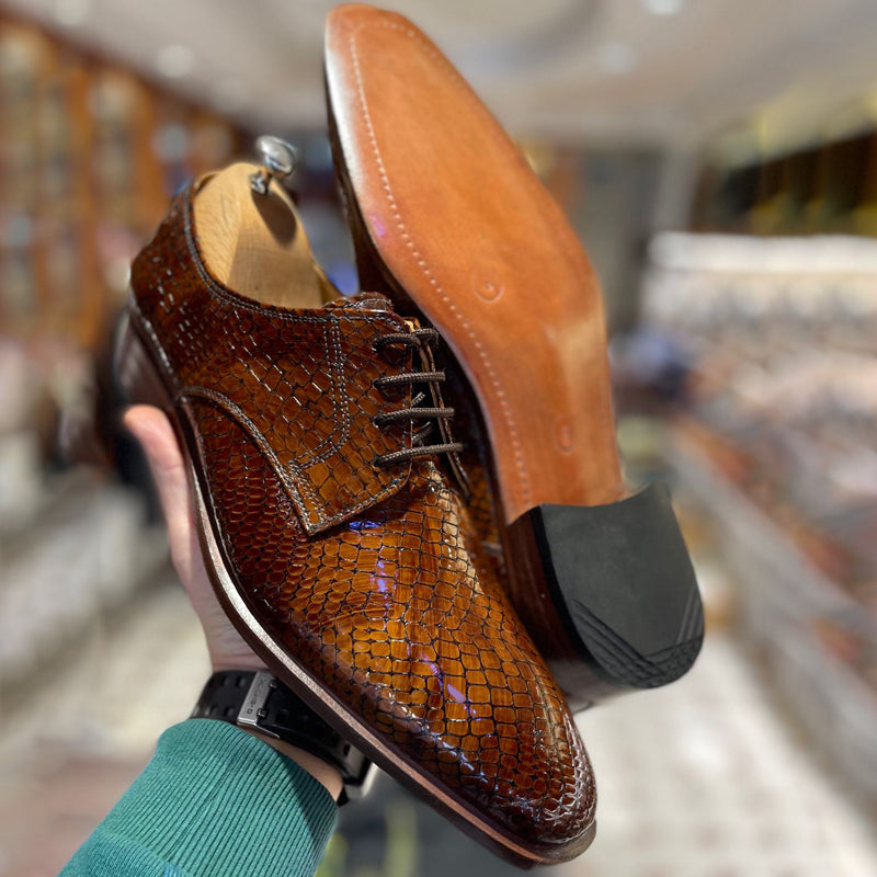 Zapatos de cuero con cordones hechos a mano para hombre