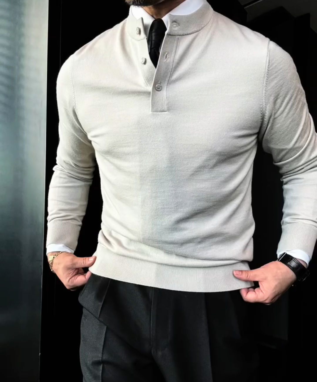 Long-sleeved knitted sweater