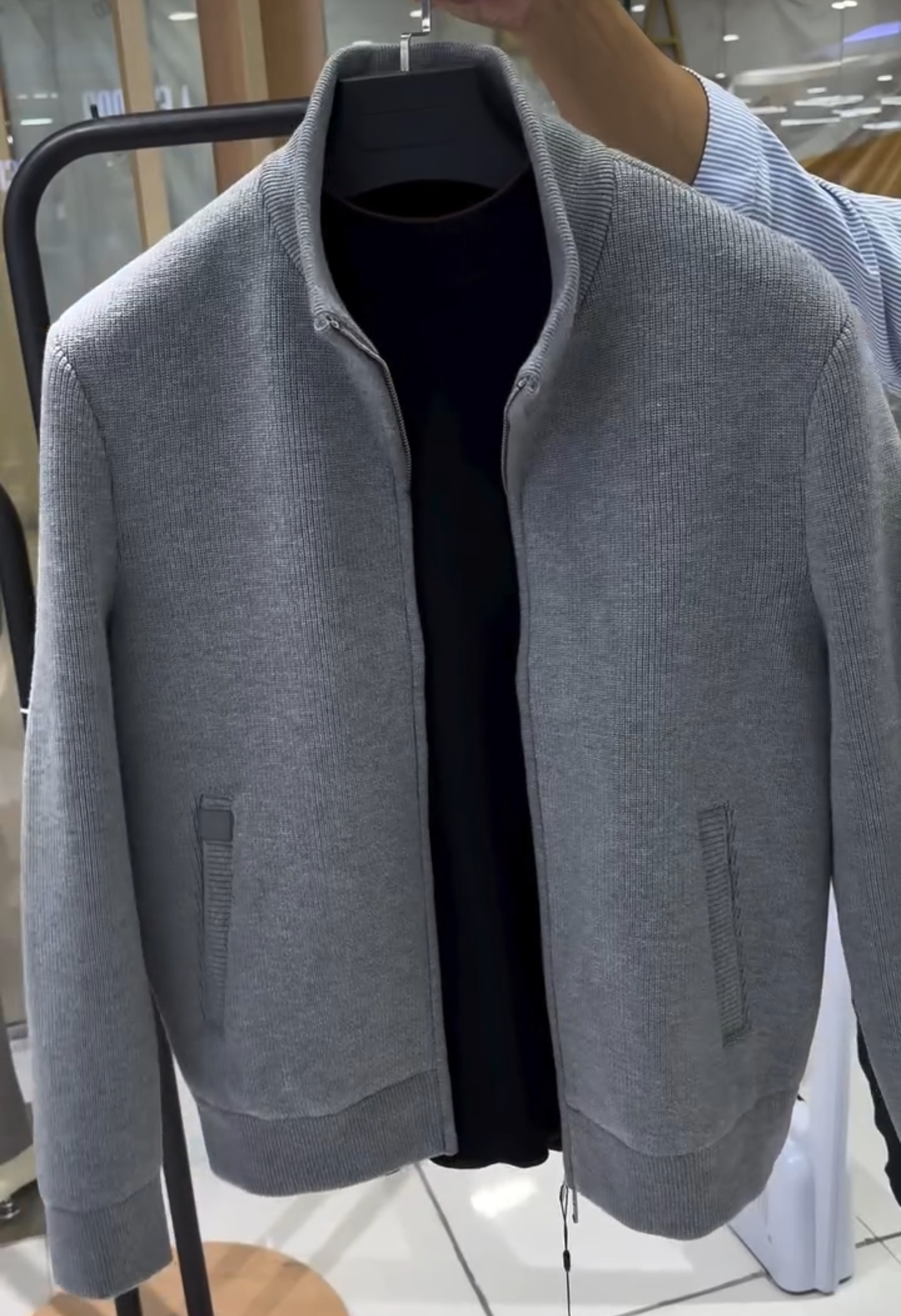 Thick knitted jacket